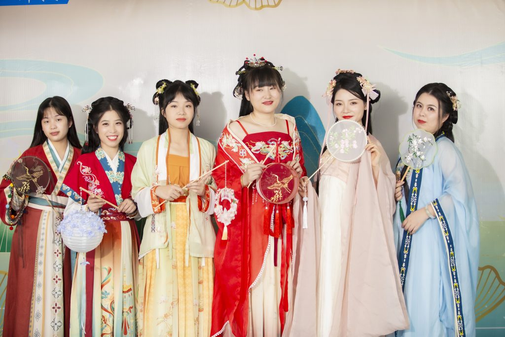 国风古韵,汉服惊鸿|光弘女神花样演绎浪漫中国风 E43A0342 1024x683 - 国风古韵,汉服惊鸿|光弘女神花样演绎浪漫中国风