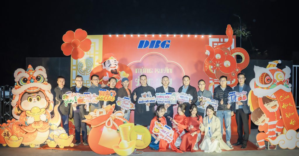 辉煌征程,共赴2025 | 越南光弘迎春晚会精彩不断! 1 1 1024x534 - 辉煌征程,共赴2025 | 越南光弘迎春晚会精彩不断!